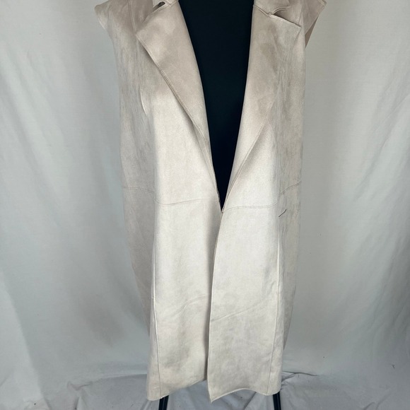 Tahari Jackets & Blazers - Tahari Faux Leather vest size 2X NWT